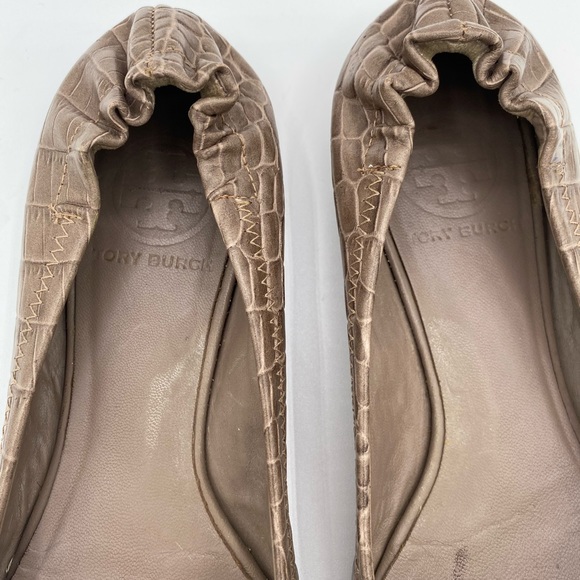 Tory Burch Croc Embossed Leather Reva Scrunch Ballet Flats Beige - Picture 4 of 6